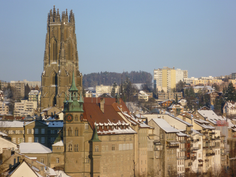 Freiburg ist ein interessantes touristisches Zentrum der Schweiz Freiburg ist ein interessantes touristisches Zentrum der Schweiz